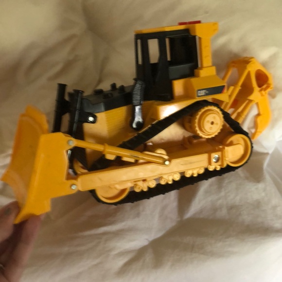 caterpillar tractor toys